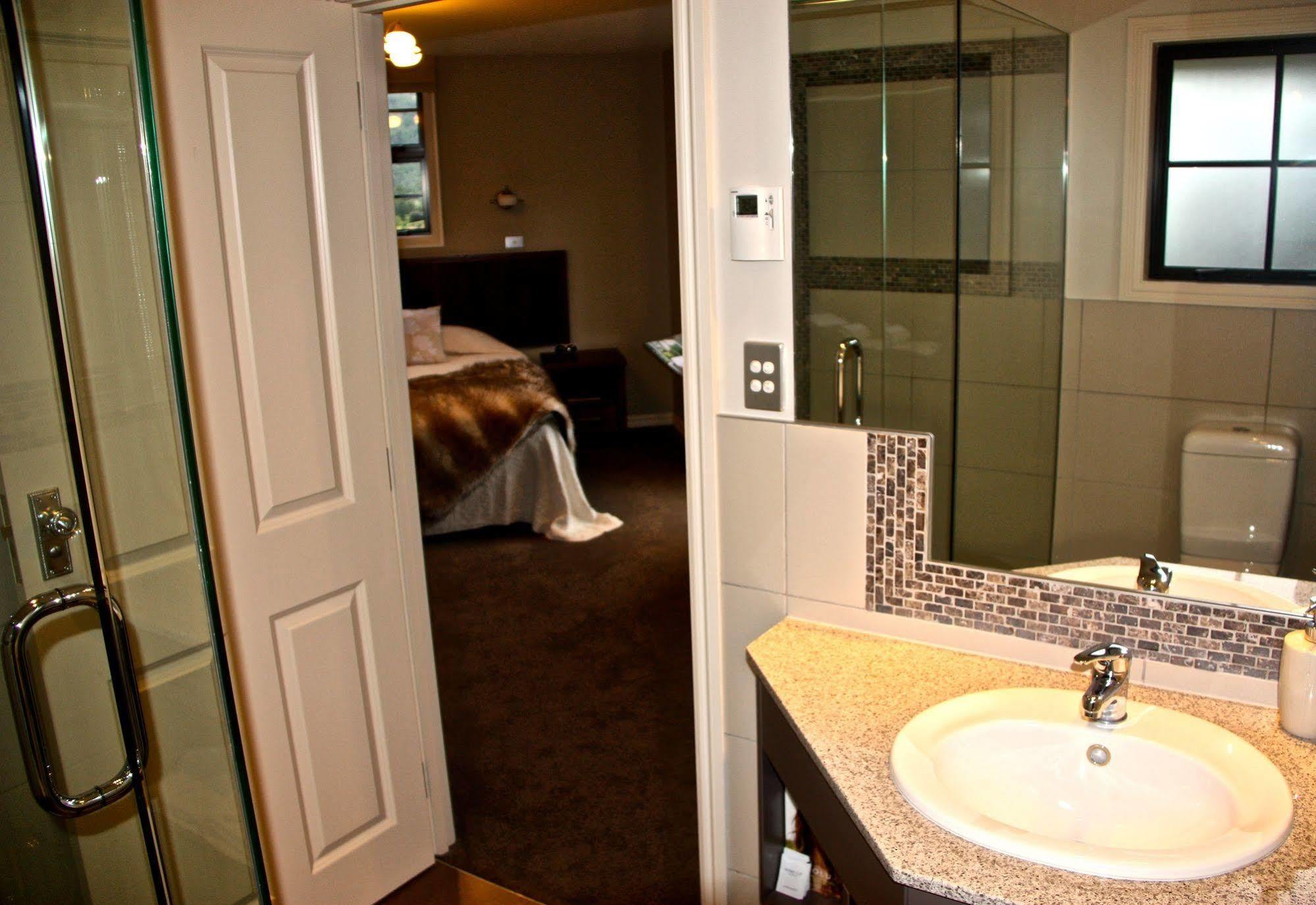 Dock Bay Lodge Te Anau Dış mekan fotoğraf