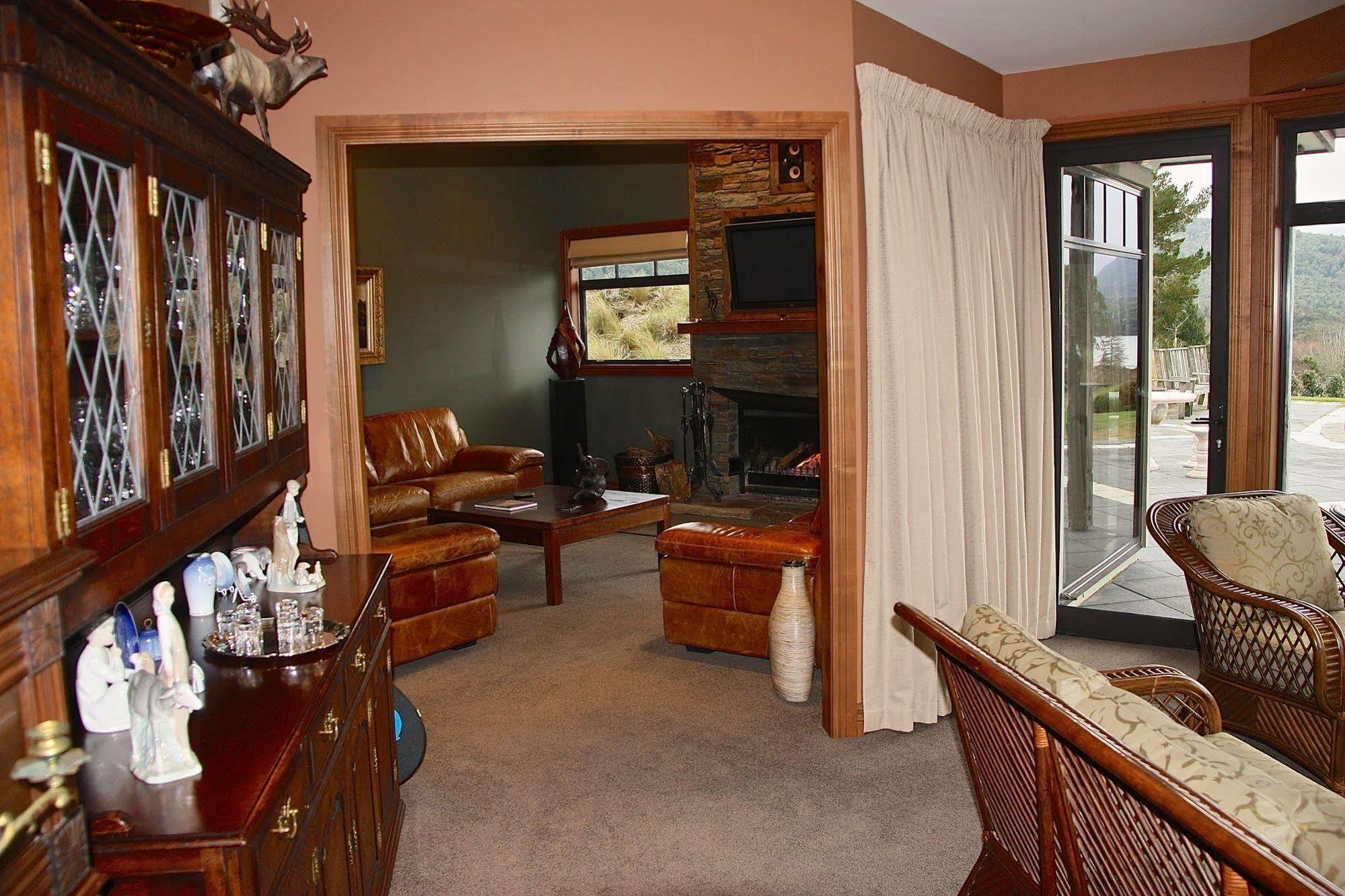 Dock Bay Lodge Te Anau Dış mekan fotoğraf